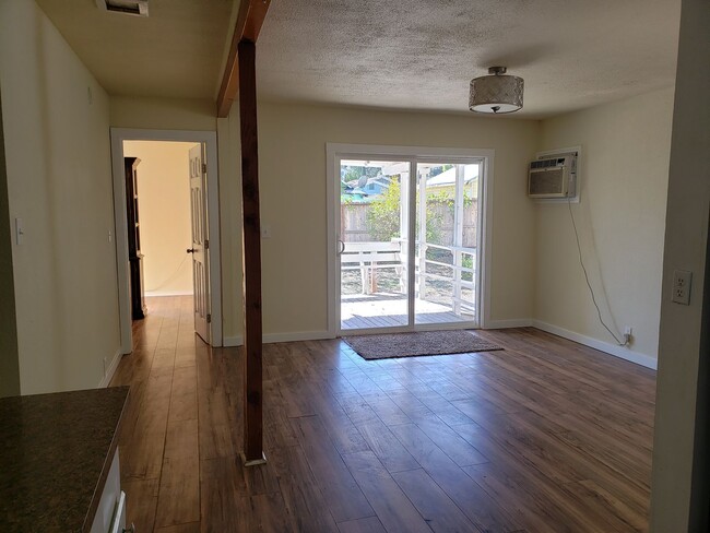 Photo - 12509 Oak St