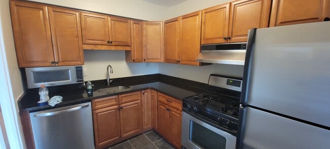 Kitchen - 2606 Indian Dr Unit 1B