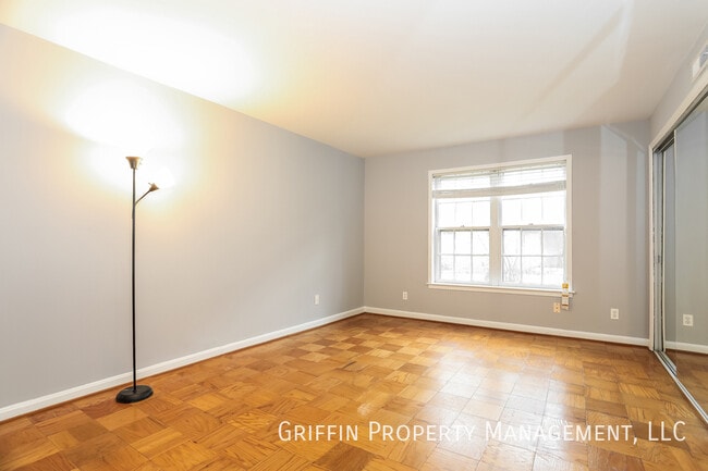 Photo - 6000 Westchester Park Dr