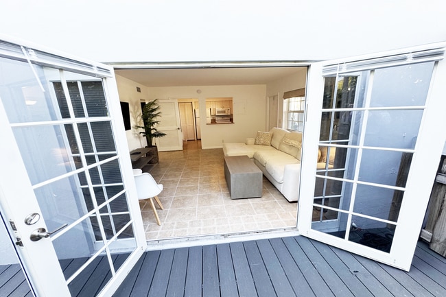 Photo - 234 Oleander Ave