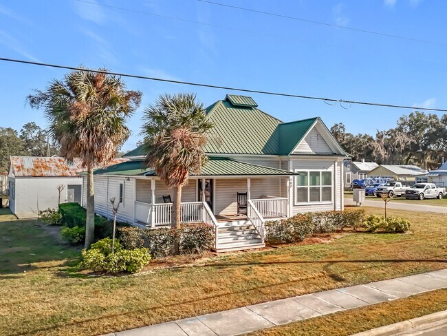 Photo - 389 S Central Ave Unit The Randall House