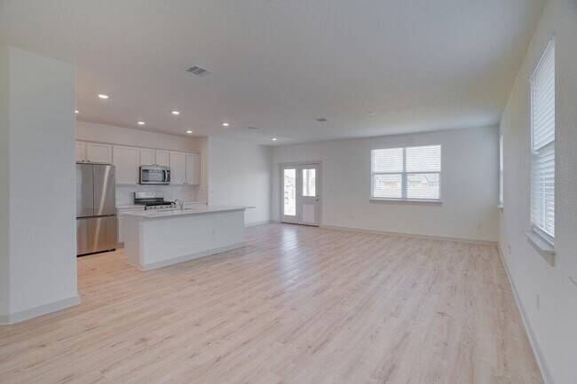 Photo - 14305 Mcarthur Dr