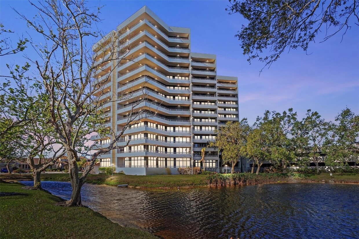 Photo - 5950 Pelican Bay Plaza S (Gulfport, FL)