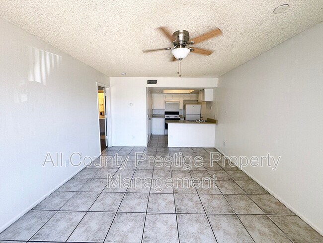 Photo - 905 S Dorsey Ln Unidad 105