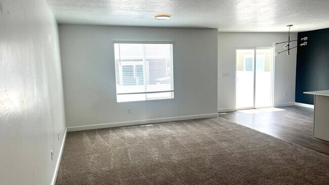 3579 Cornfield Dr
