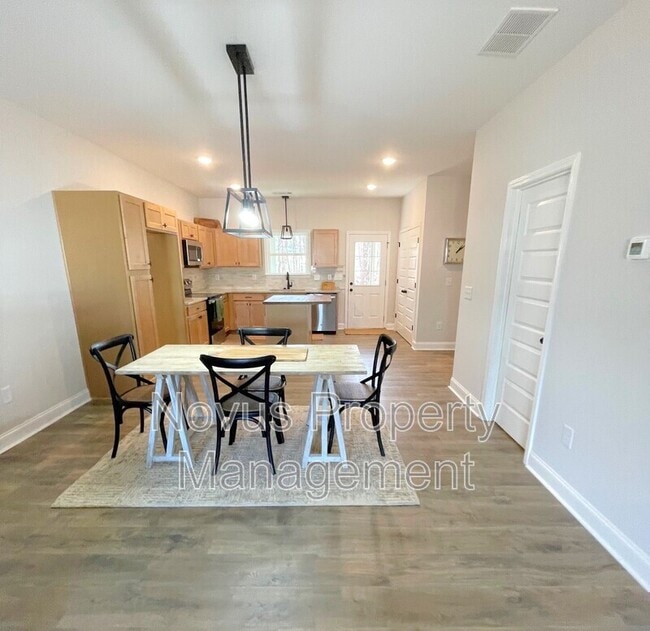 Photo - 111 Crestpoint Rd