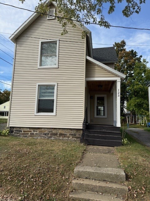Building Photo - 123 Sterling St Rental