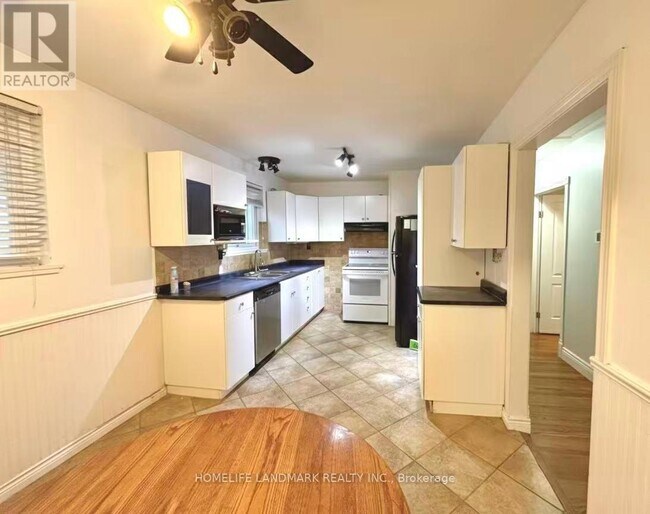 Photo - 727 Hewson Dr