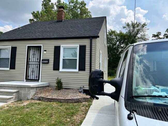 Photo - 9272 Fielding St