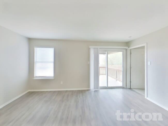 Photo - 2319 Camberly View