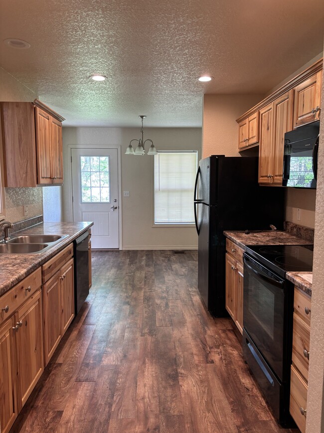 Photo - 3102 Wild Red Rd