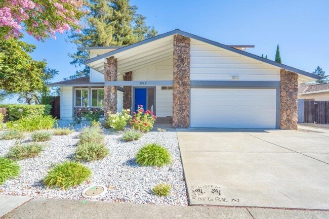 Building Photo - Desirable 3 Bedrooms, 2.5 Bathrooms, 2 Story North Napa Home with Vineyard Views in Springwood De...
