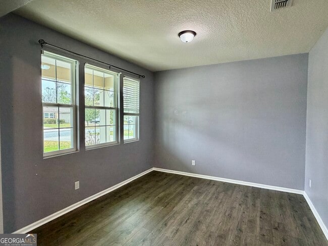 Photo - 215 Brooklet Cir