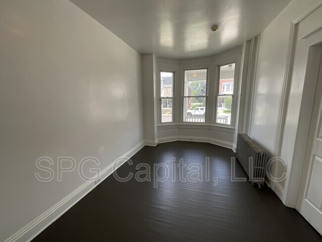 Photo - 286 W Jackson St