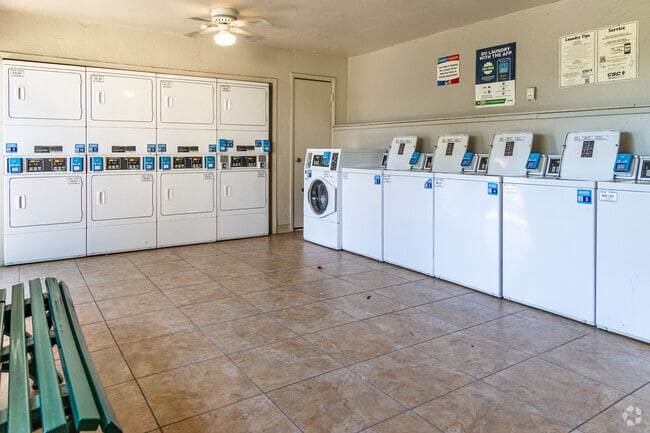 Camelback - Laundry Room