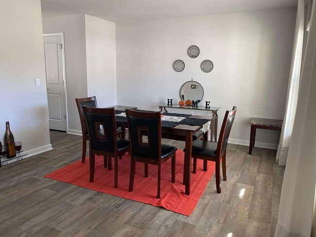 Photo - 1313 Riverstone Dr