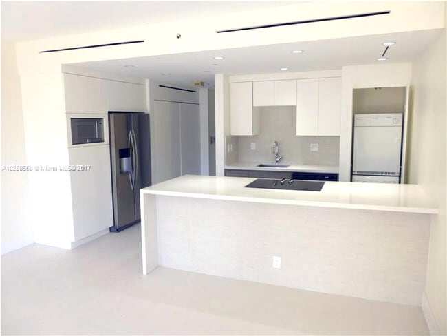 Building Photo - 520 Brickell Key Dr Unit #517