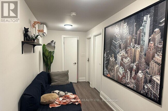 Photo - 595 St Clair Ave W Unit 1