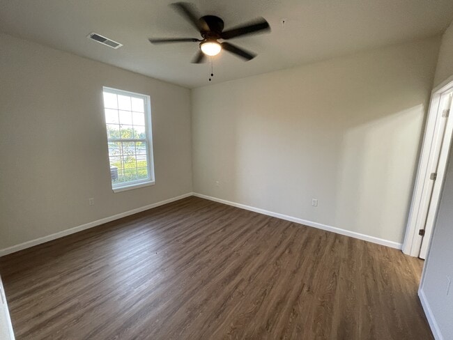 Photo - 128 Harmony Mdws Ct