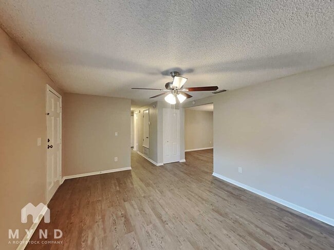 Photo - 2233 Selkirk St