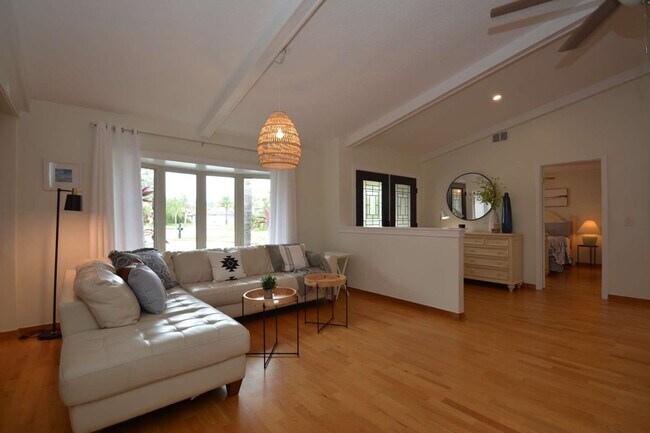 Photo - Salt Water Canal Pool Home Fully furnished