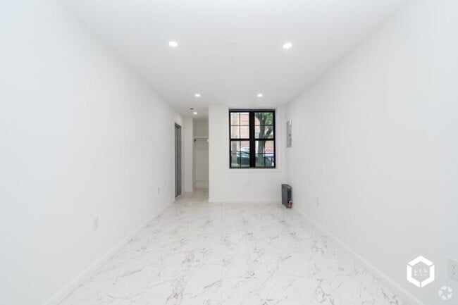 Building Photo - 2 bedroom in JAMAICA NY 11433 Unit 1 Rental