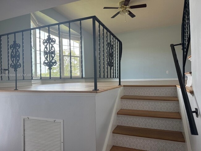 Photo - 141 NW 72nd Way