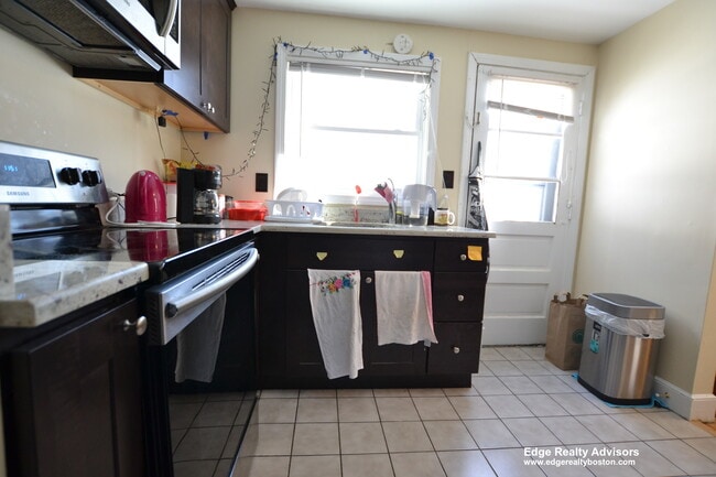 Building Photo - 20 Anselm Ter Unit 1 Rental