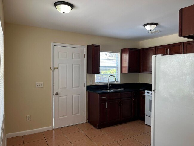 Photo - 300 Orange Ave