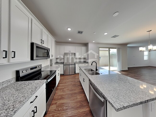 Photo - 15074 W Sherman St