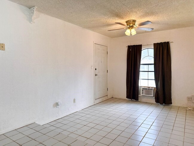 Photo - 106 Florida St