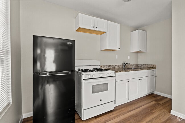 1BR, 1BA - 368SF - Kitchen - Sycamore Creek Apartments