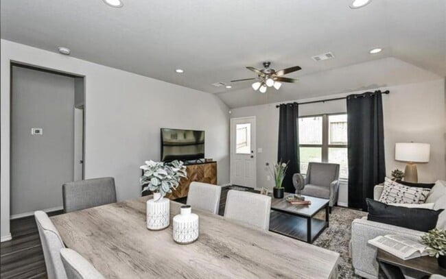 Photo - 25202 Pomegranate Pl