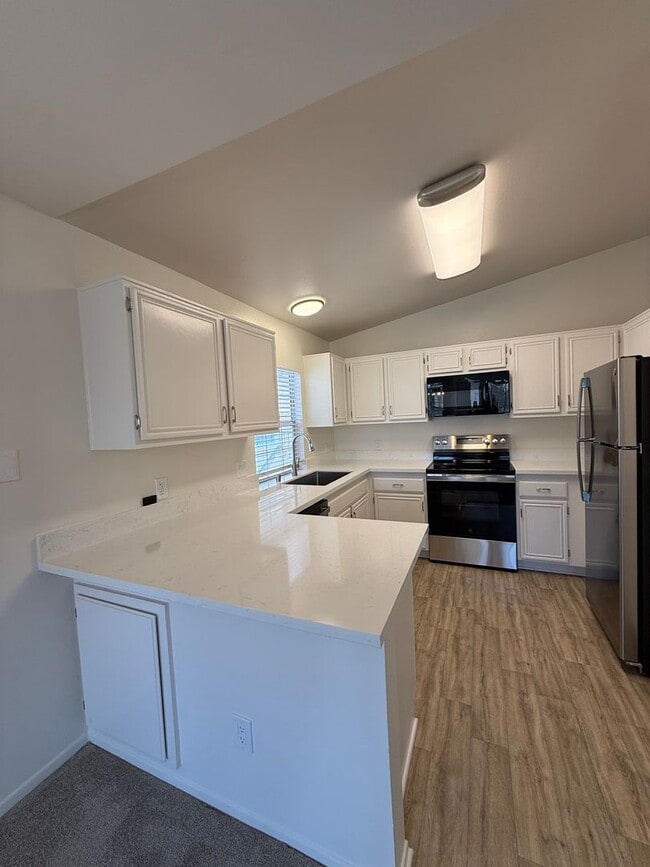 Photo - Terrific 2Br/2Ba Condo in gated community of Morada in Rancho Bernardo - Updated 2nd floor