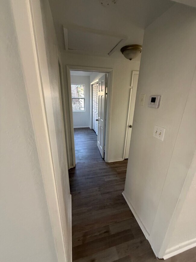 Photo - 760 Greenway Pl