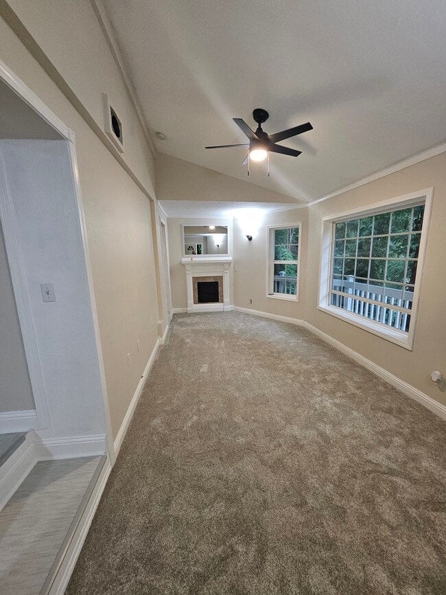 Building Photo - 27 E Ave Unit B Rental
