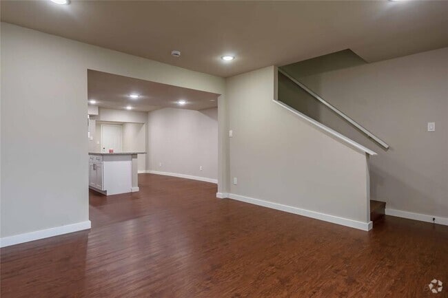 Building Photo - 11933 Beechnut St Rental