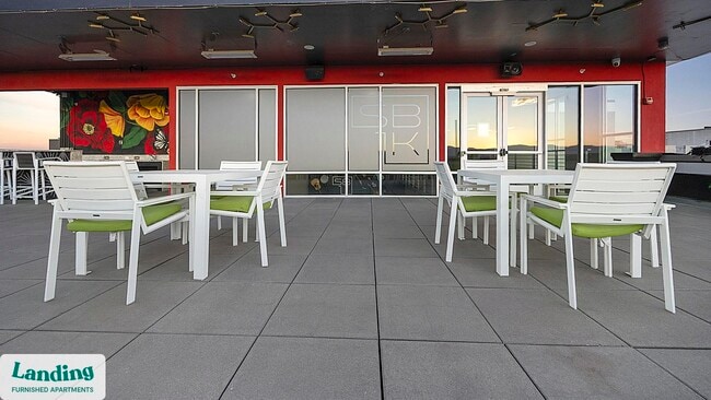 Photo - 1000 S Broadway Unidad 211