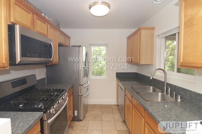 Building Photo - 2 Bed, 2 Bath Condo with Modern Upgrades A... Unit 40
