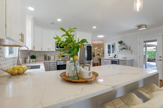 Photo - 992 Fairfield Ave