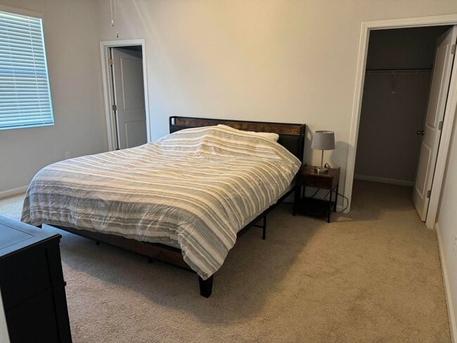 Photo - 469 Kentbury Ct