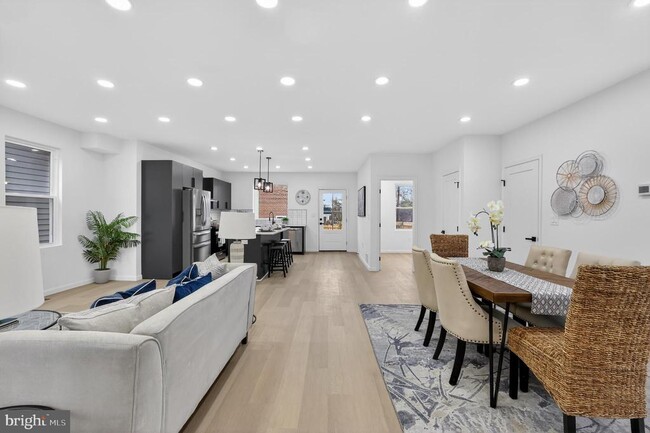 Building Photo - 2932 Yost Pl NE