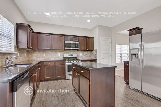 Photo - 605 Emporia Loop