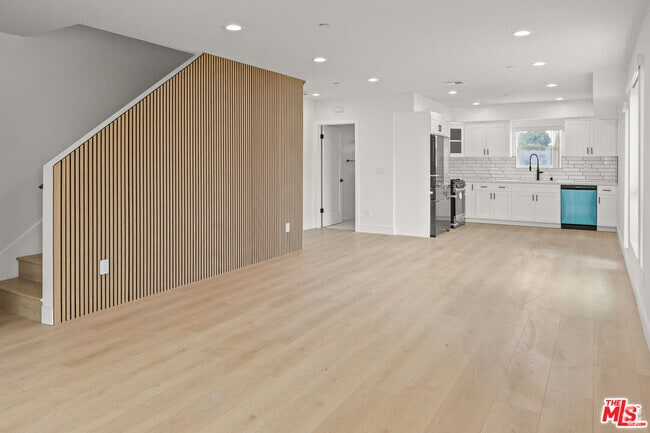 Building Photo - 2700 Fletcher Dr Unit 3053 Rental