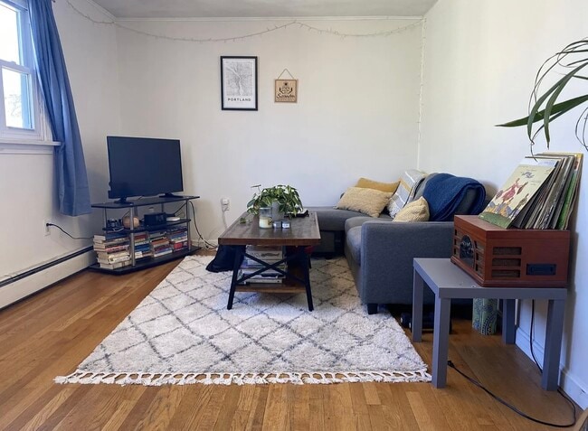 Building Photo - 87 Summer St Unit 3