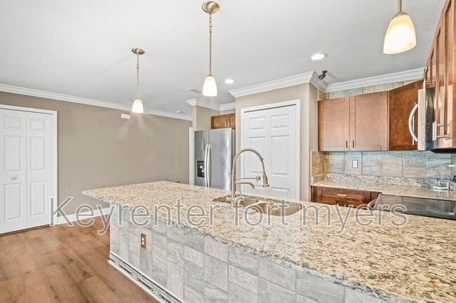 Photo - 1528 Gretchen Ave S