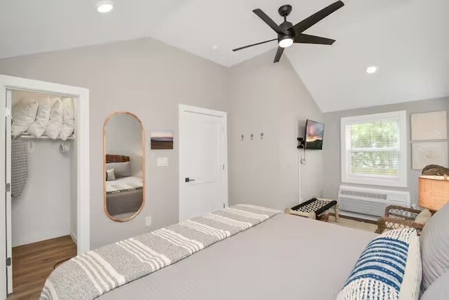 Photo - 5324 Avenue L