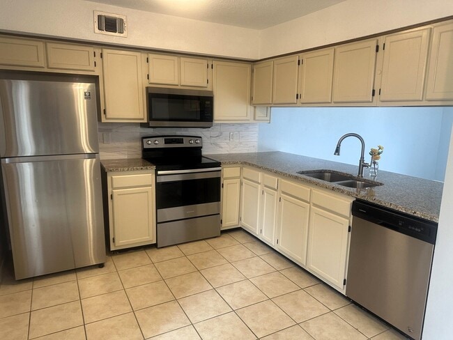 Photo - 413 Sea Rover Ln NW