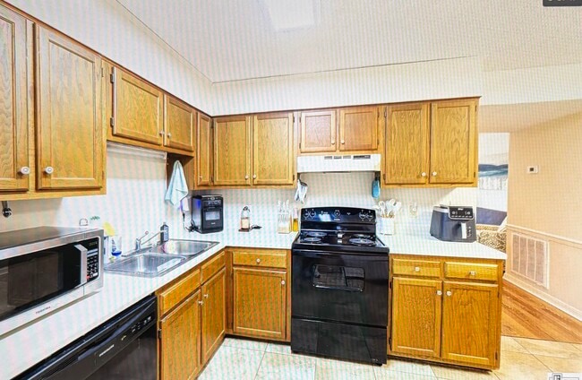Photo - 118 Wellington Pl