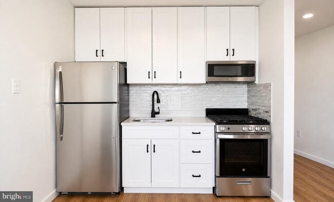 Building Photo - 10201 Grosvenor Pl Unit 1702